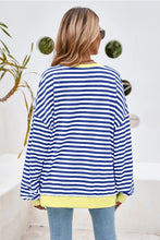 Load image into Gallery viewer, Stripe Contrast Trim Oversized Pullover Sweatshirt
